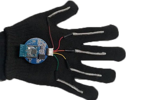 glove-technology-translate-sign-language-real-time-2553506.jpg