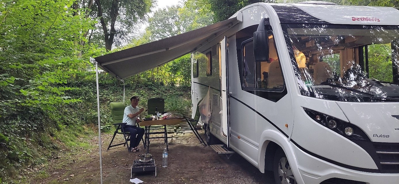 캠핑카에서 혼자술 변형.jpg