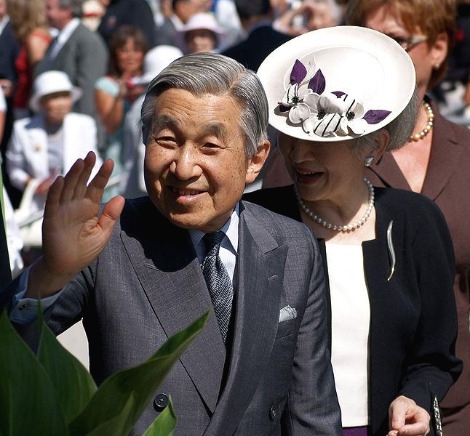 646px-Akihito_090710-1600a.jpg
