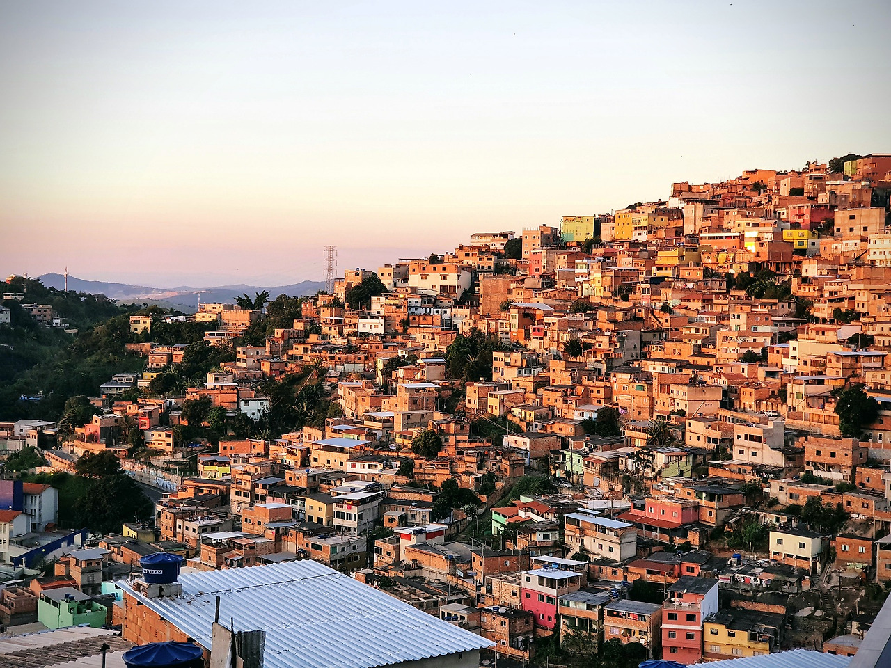 favela-6248366_1920.jpg
