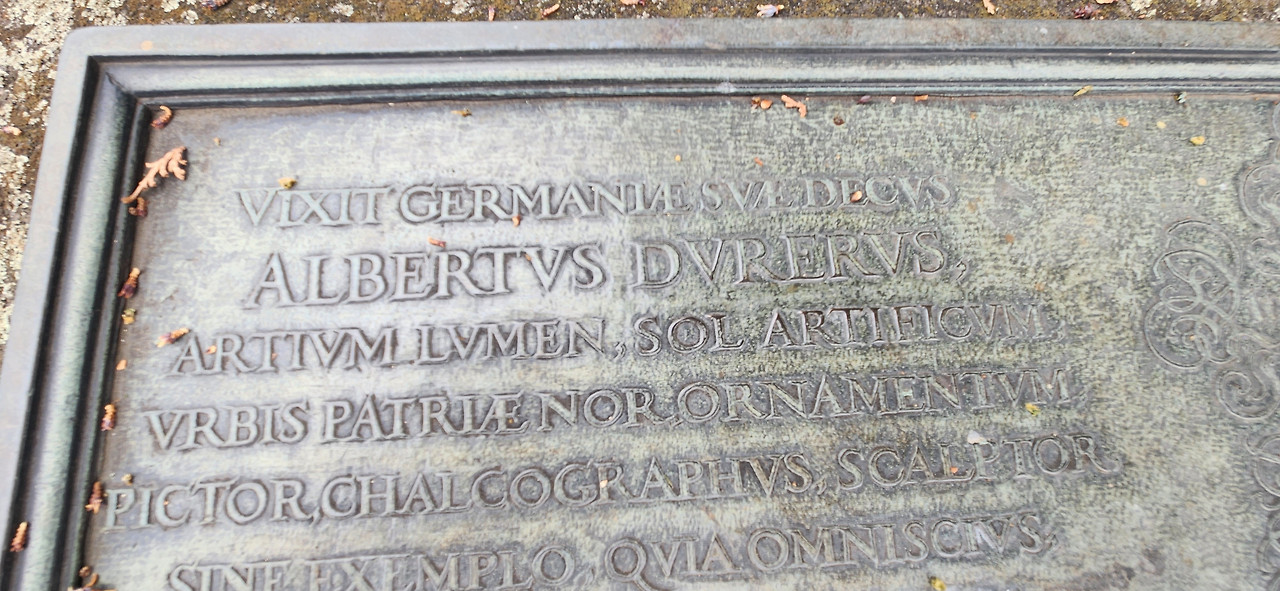 뒤러 묘비.jpg