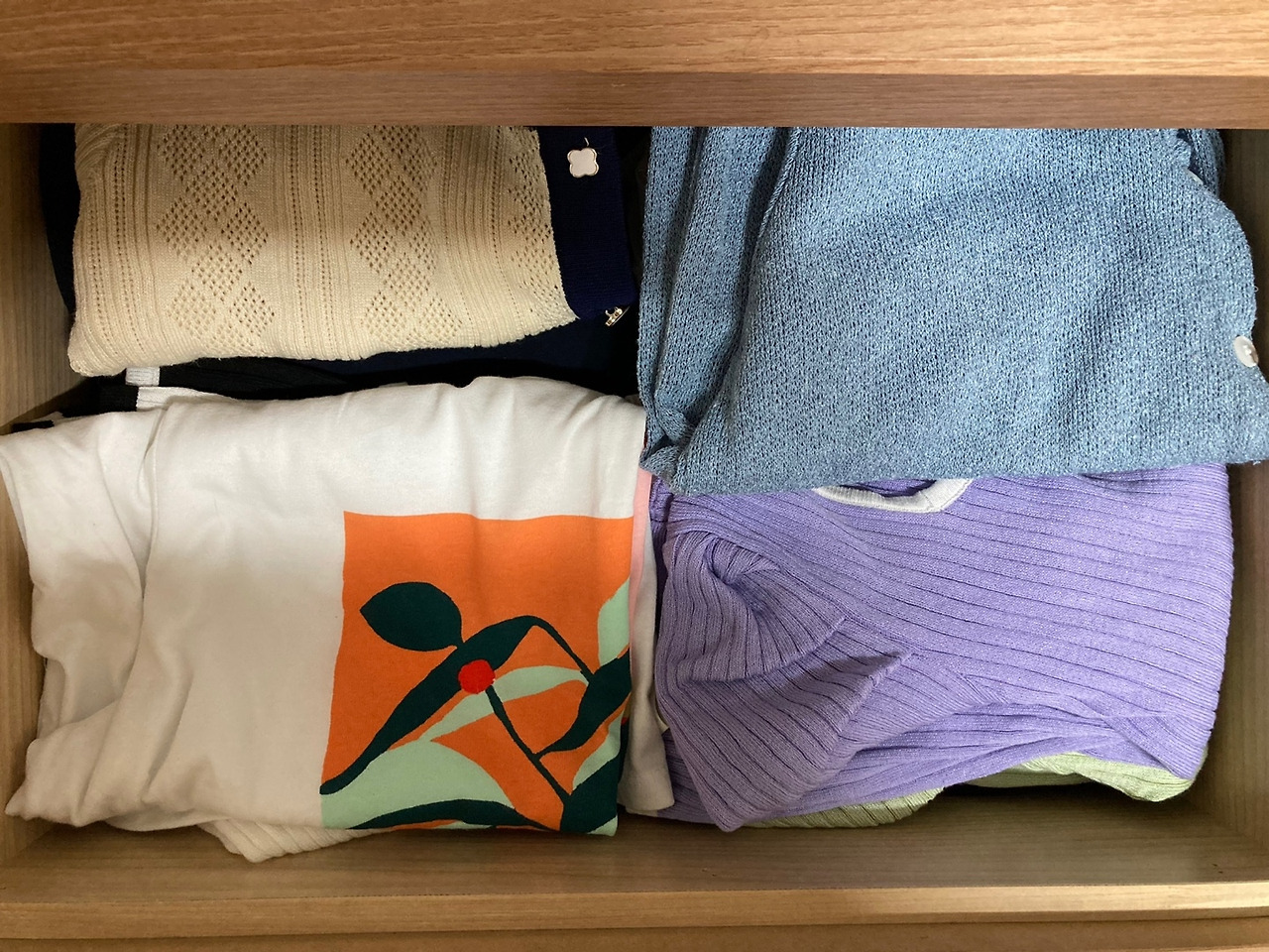 1. 옷을 정리하다.jpg