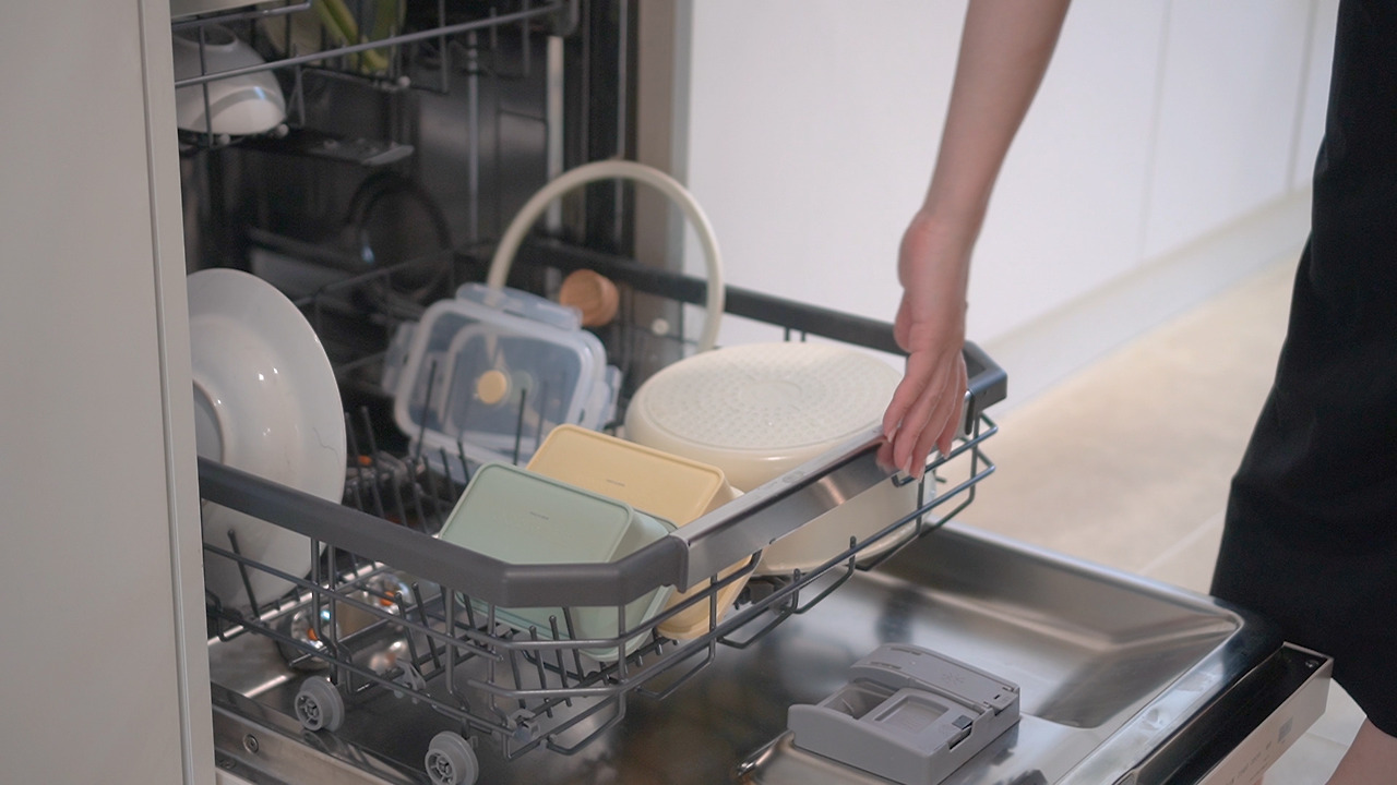 모던하우스 추천템.00_02_24_14.Still017.jpg