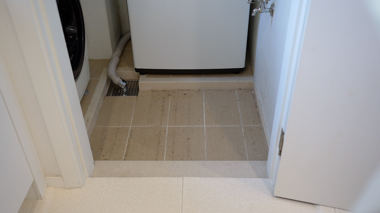 다용도실 정리.00_02_59_00.Still028.jpg