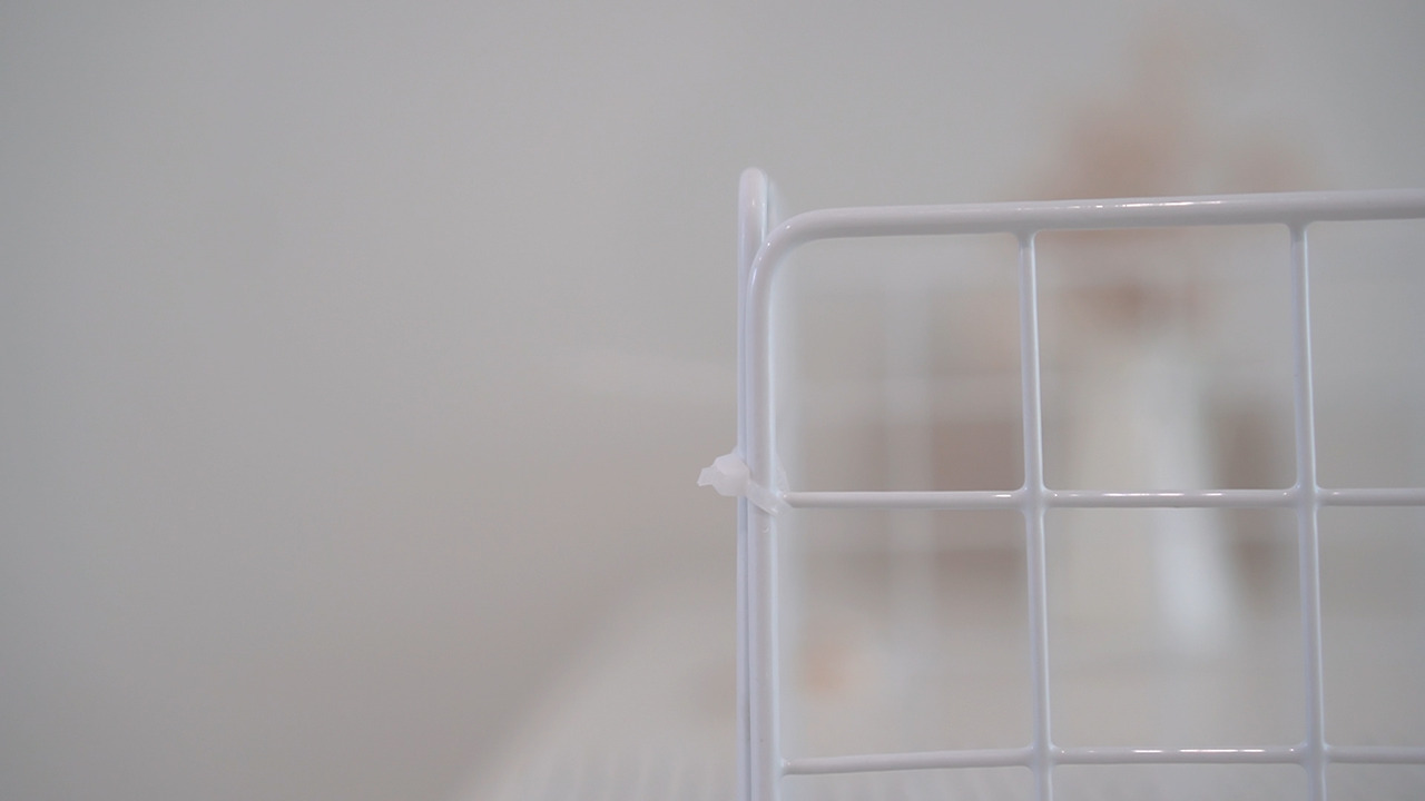 바나나 후크 .00_03_01_15.Still038.jpg