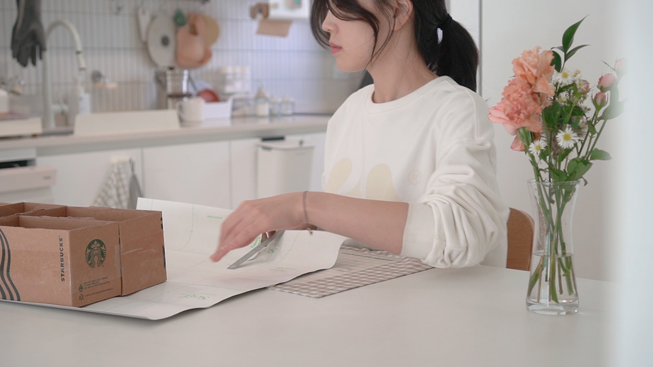 재활용 정리.00_05_31_05.Still075.jpg