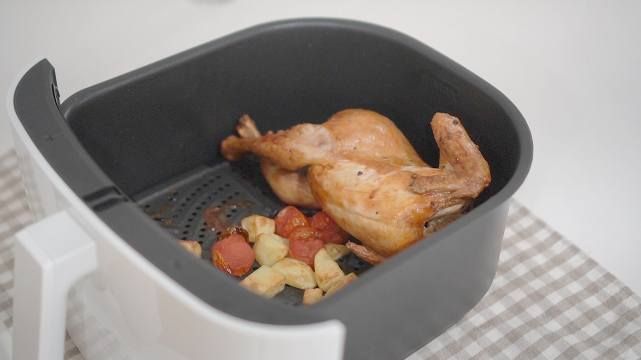 Vlog 40-Air Fryer.00_03_44_11.Still052.jpg