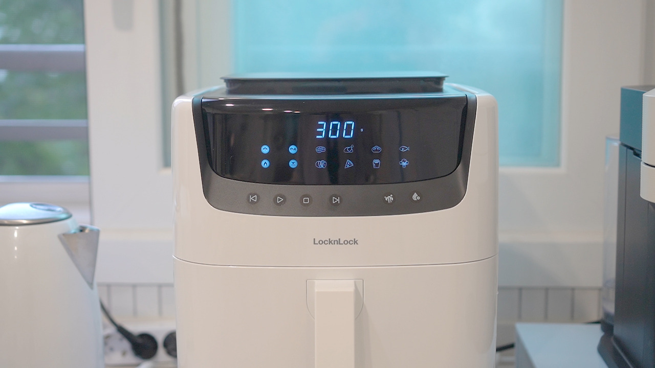 Vlog 40-Air Fryer.00_02_46_10.Still035.jpg