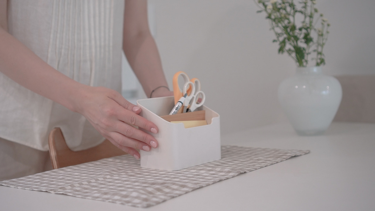 재활용 살림.00_05_06_13.Still058.jpg