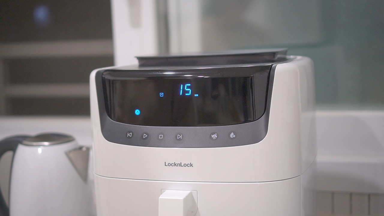 Vlog 40-Air Fryer.00_10_05_12.Still126.jpg