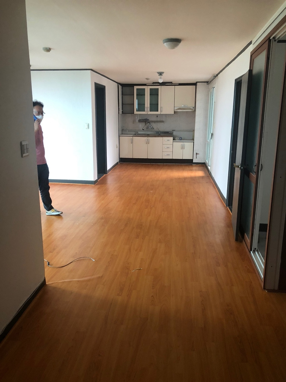 안방에서 주방뷰(비포).jpg