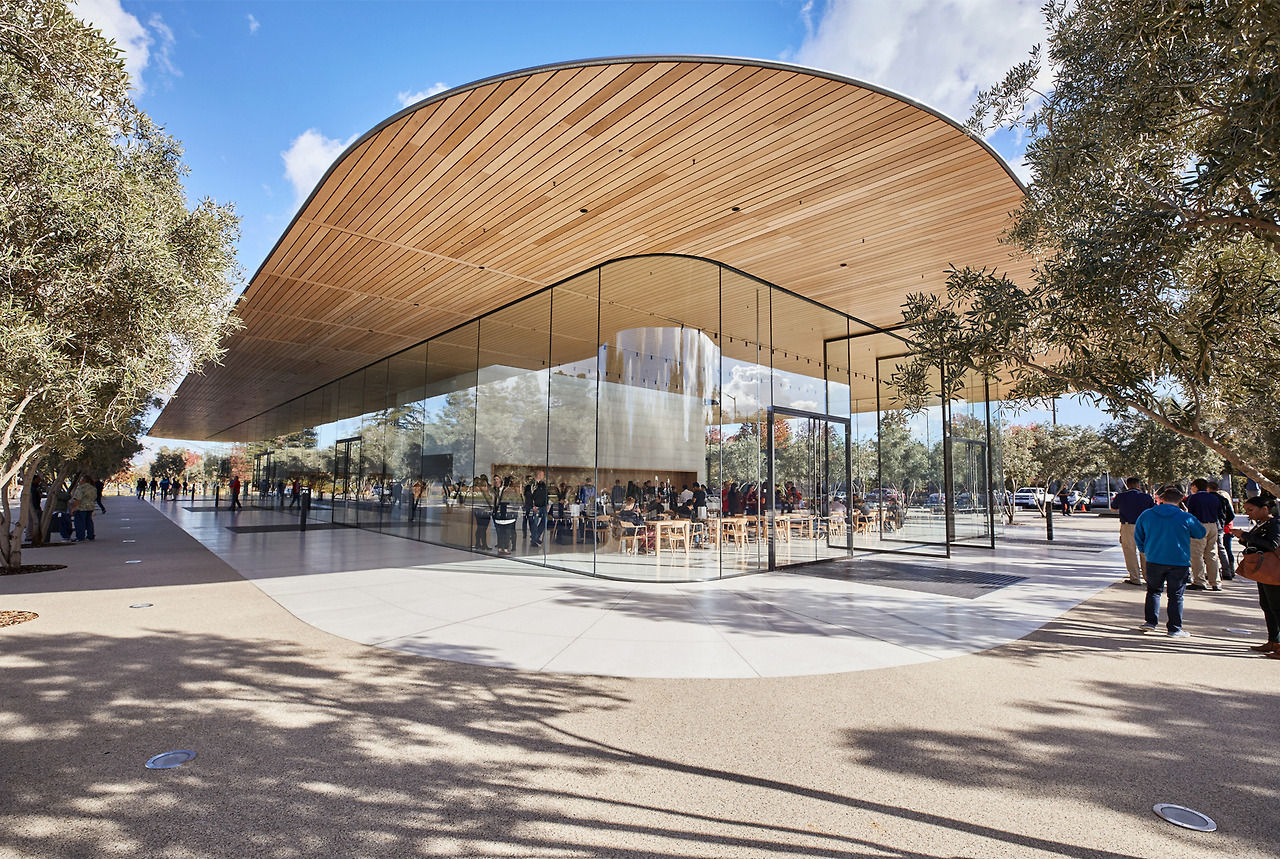 Apple Park Visitor Center Opening Entrance Nov 17.jpg
