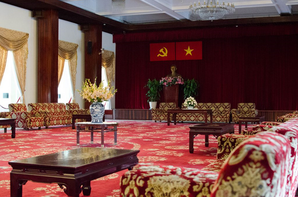 고위 인사들이 결정을 내리는 데 사용했던 회의실 중 한 곳_www.theblondtravels.com_.jpg