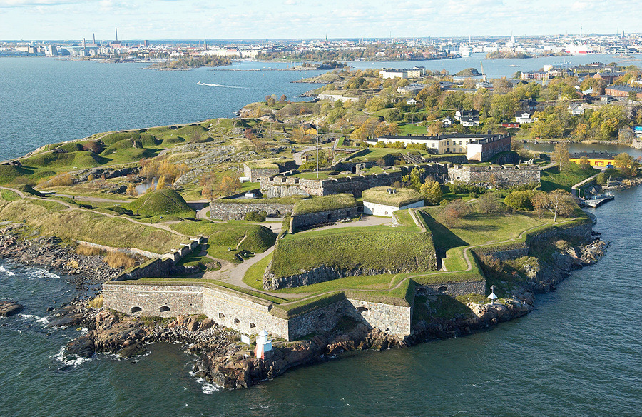 수오멘린나 요새 전경_www.visitcastles.eu.jpg