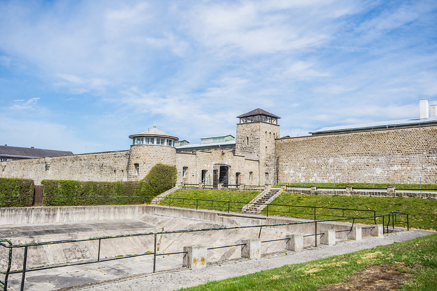 마우트하우젠 강제 수용소 전경_www.private-tour-linz.com_.jpg