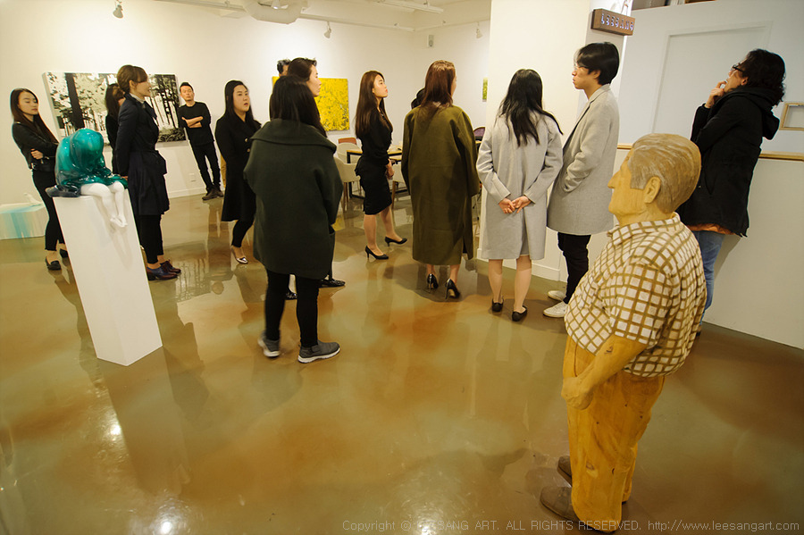 사진1 2019년 3월 이상아트에서 진행된 Aquamarine Youth 아티스트 토크 모습_www.leesangart.com.jpg