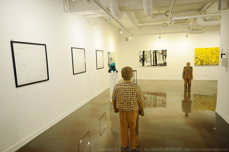 사진2 - 이상아트에서 열리는 Aquamarine Youth展  아쿠아마린 젊음展 전시전경_www.leesangart.com.jpg