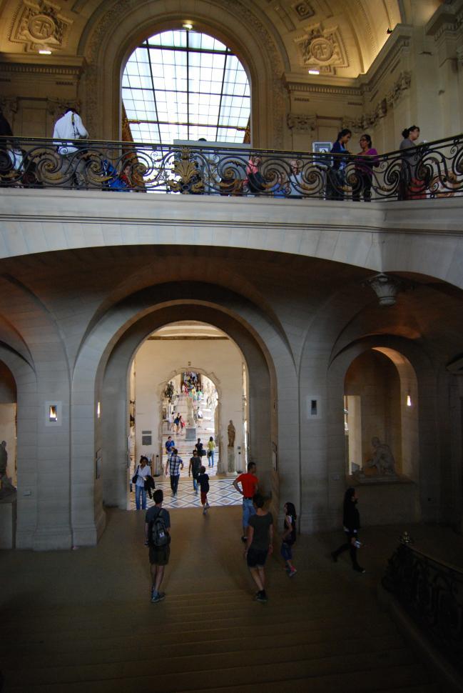 국방일보_기획칼럼_건축 전쟁사를 말하다_01_루브르 박물관_2.jpg