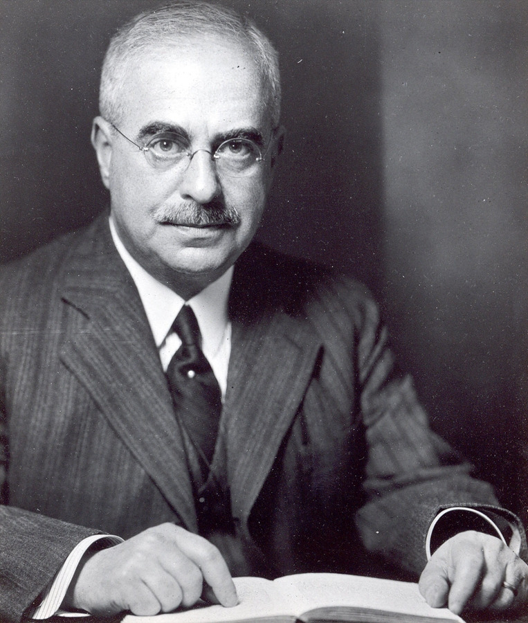 폴 색스 부관장.jpg