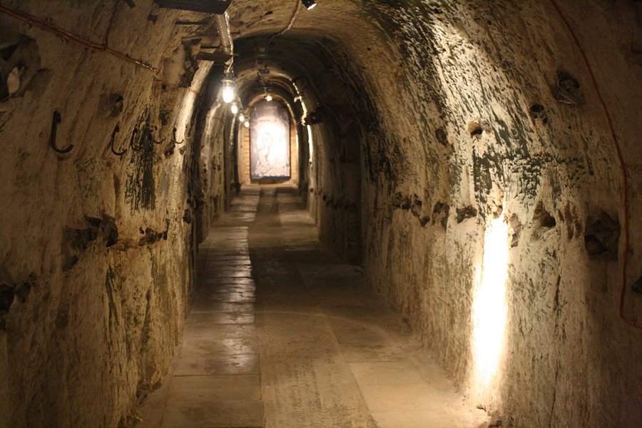 도버성 지하터널_www.inparkmagazine.com.jpg