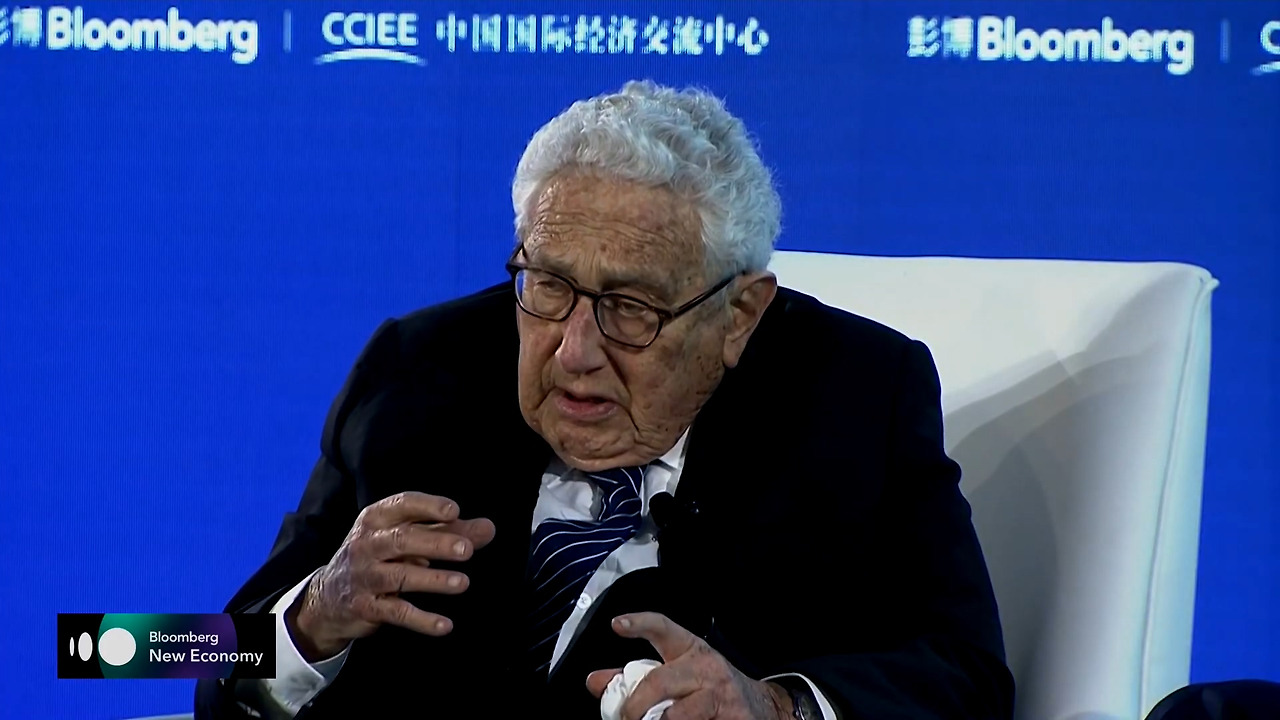 Kissinger Sees U.S. and China in ‘Foothills of Cold War’.mp4_20191123_093033.130.jpg