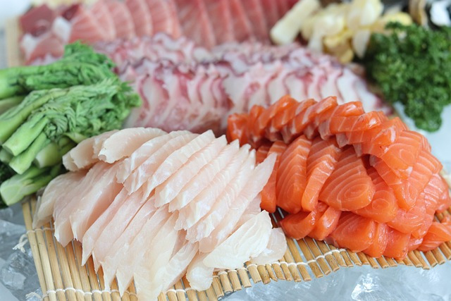 salmon-sashimi-3637245_640.jpg
