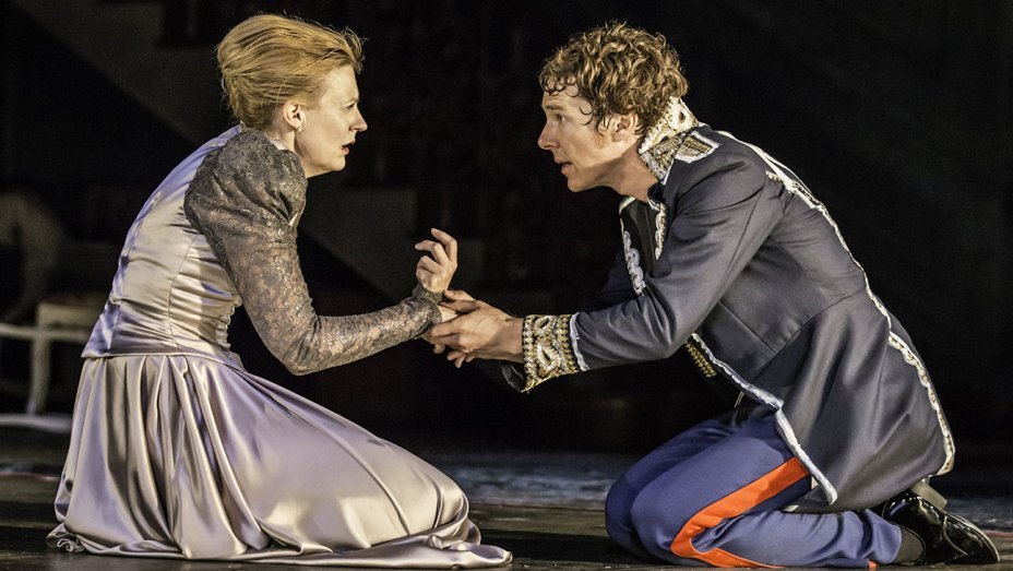 hamlet_at_the_barbican_theatre_production_still.jpg