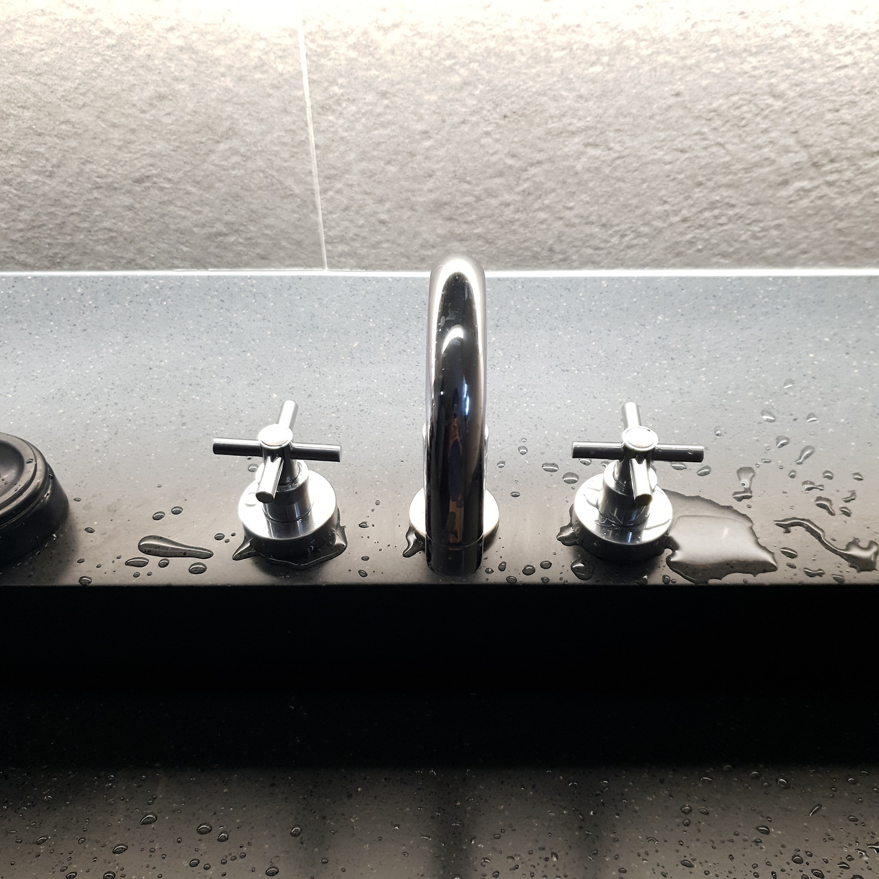 여의도 카페꼼마&얀쿠브레 세면대.jpg