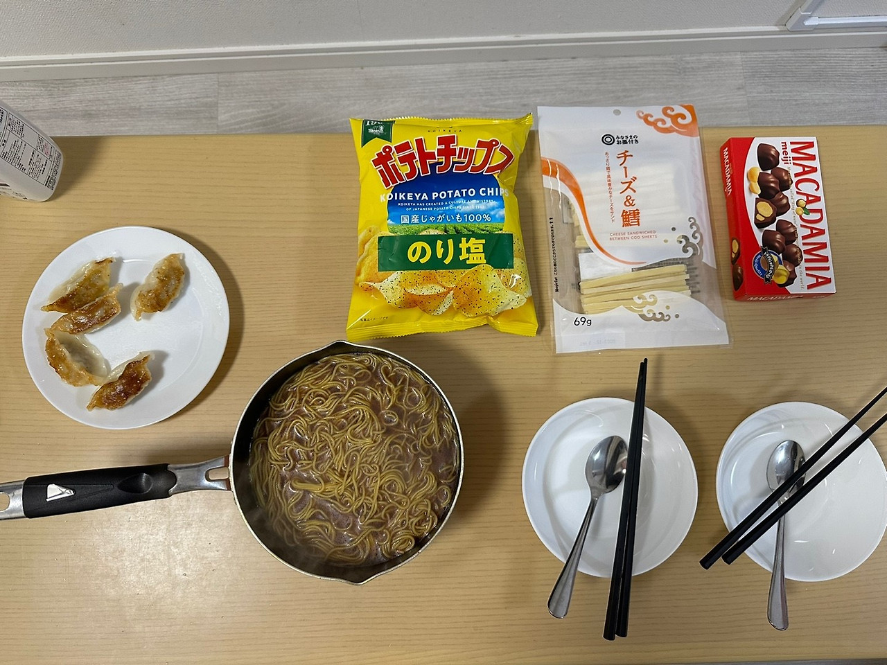 첫째날 야식.jpg