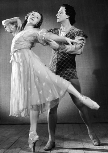 RIAN_archive_11591_Galina_Ulanova_and_Yury_Zhdanov_in_the_ballet_%22Romeo_And_Juliet%22.jpg