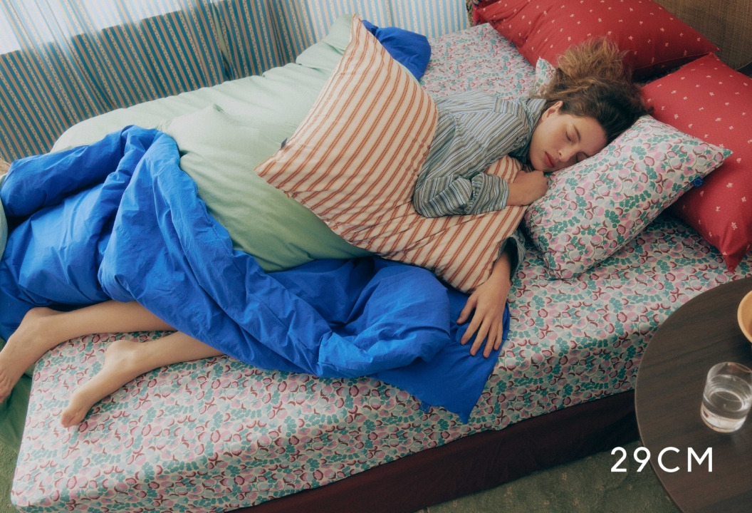 1728866804954-[29CM 참고사진] 29CM, 침구류 카테고리 거래액 2배 증가··· 잠에 투자하는 슬리포노믹스 시대, 취향 강조한 침구 인기 (2).jpg