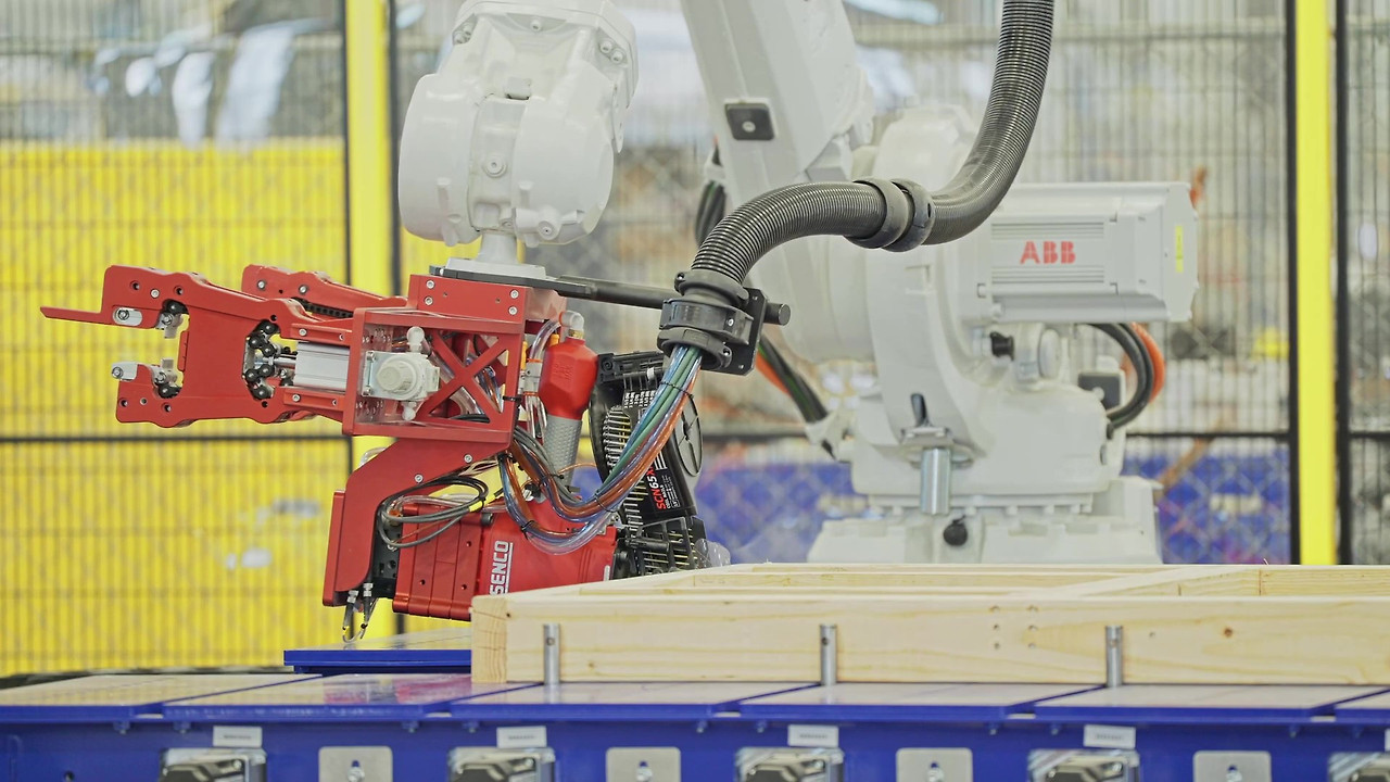Automated Modular Construction - ABB Robots build wall panels - The House of Design & AutoVol - frame at 0m26s.jpg