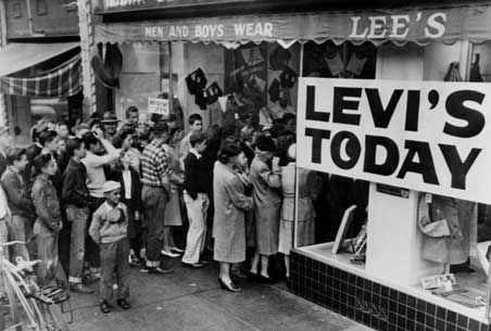 levis-company-history-1989.jpg