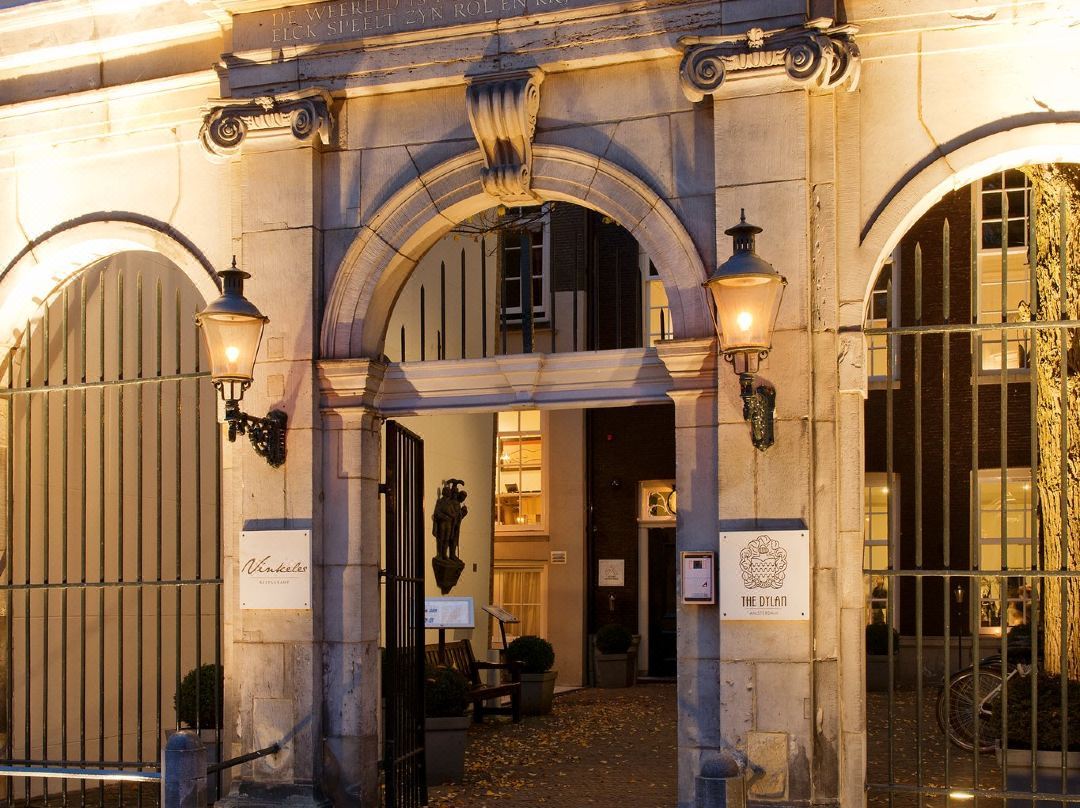 더_딜런_암스테르담_외관.jpg