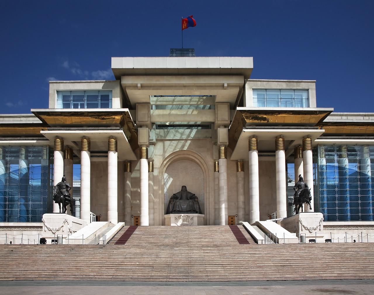 칭기스칸 광장_GettyImages.jpg