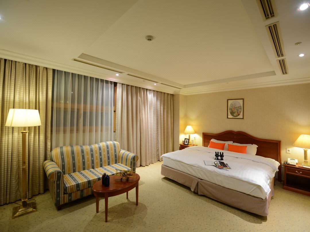 온양 관광호텔_호텔 내관_디럭스 더블룸.jpg