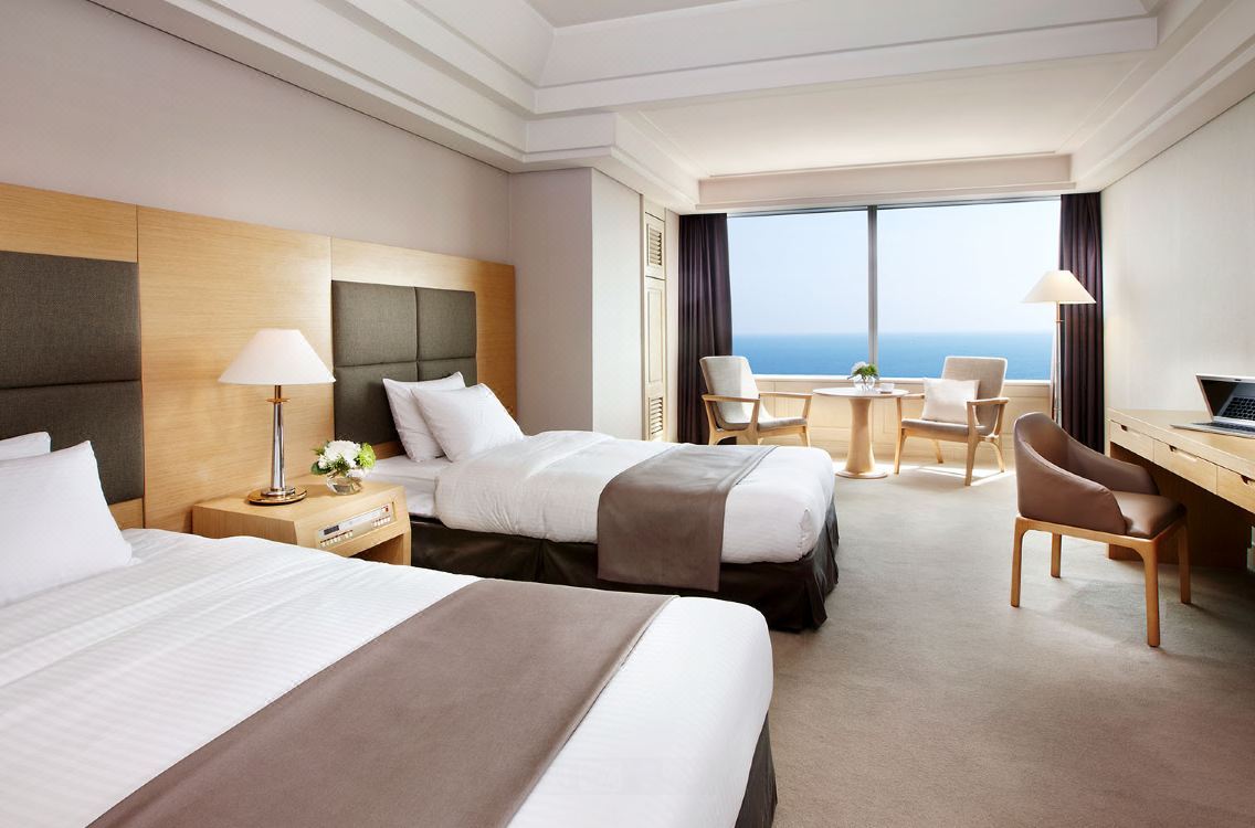 해운대_그랜드_호텔_디럭스_비치_뷰룸.jpg