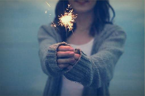 sparkler-677774__340.jpg