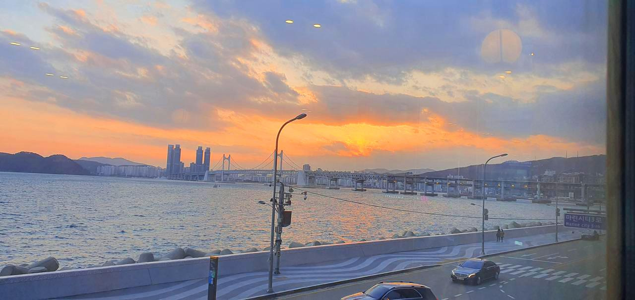 초이스 작가님께 선물이 도착했습니다..jpg