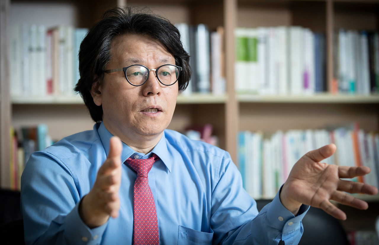 여현덕 조지메이슨대 교수 - 02.jpg