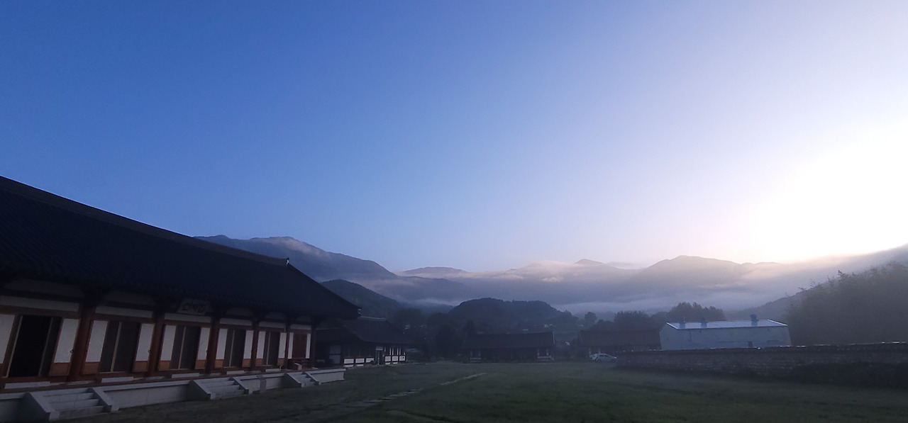 안개 속 실상사 KakaoTalk_20250918_124238667_01.jpg