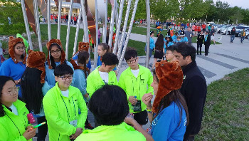 1 첫만남에서 선생님들과 인사 나누기.jpg