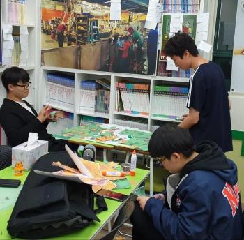 3명 작업 중 .jpg