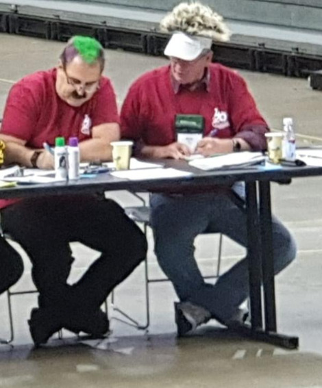 웃음을 자아내는 심판들.jpg