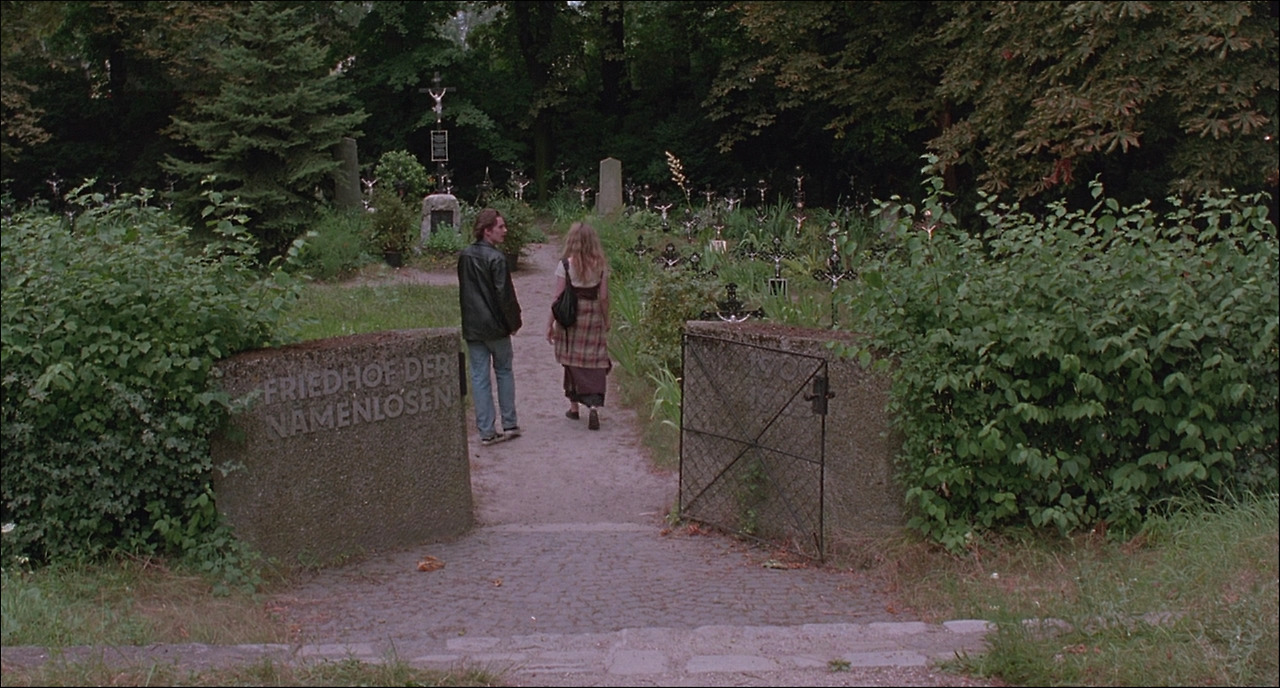 Before Sunrise 1995 CRITERION 720p BluRay DTS x264-DEPTH.mkv_001766348.jpg