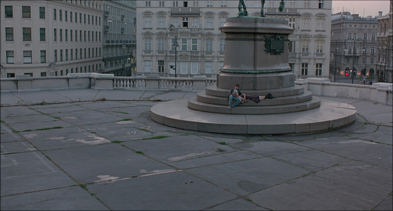 Before Sunrise 1995 CRITERION 720p BluRay DTS x264-DEPTH.mkv_005417329.jpg