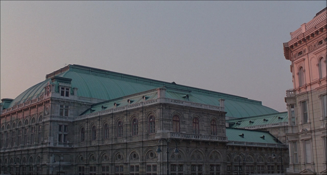 Before Sunrise 1995 CRITERION 720p BluRay DTS x264-DEPTH.mkv_005409696.jpg