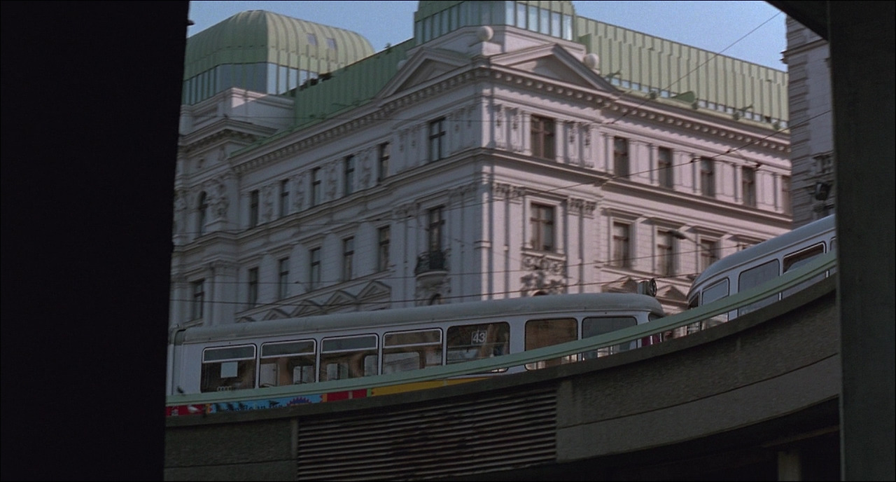 Before Sunrise 1995 CRITERION 720p BluRay DTS x264-DEPTH.mkv_001178594.jpg