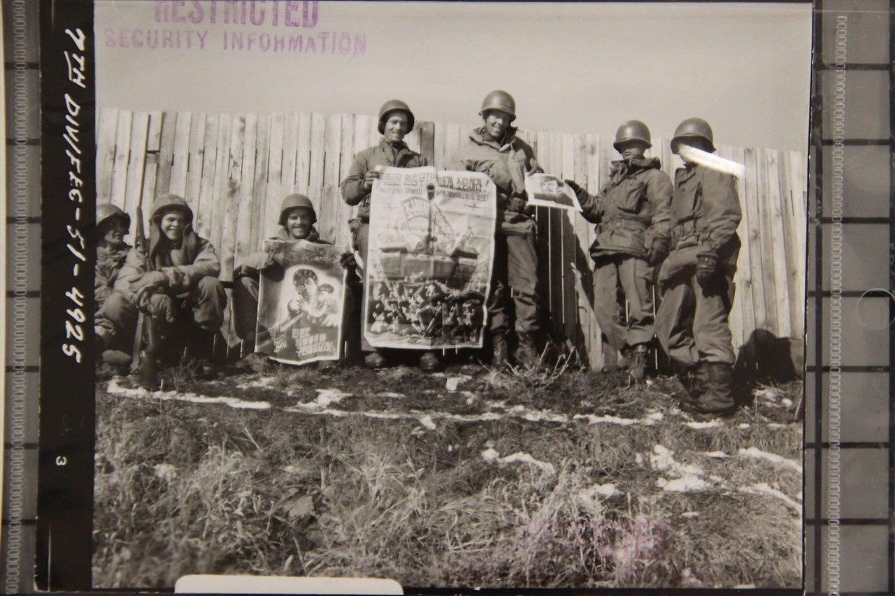 미7사단 한미장병들_혜산진 인민군 훈련소 연병장_출처 국사편찬위원회 전자사료관.jpg