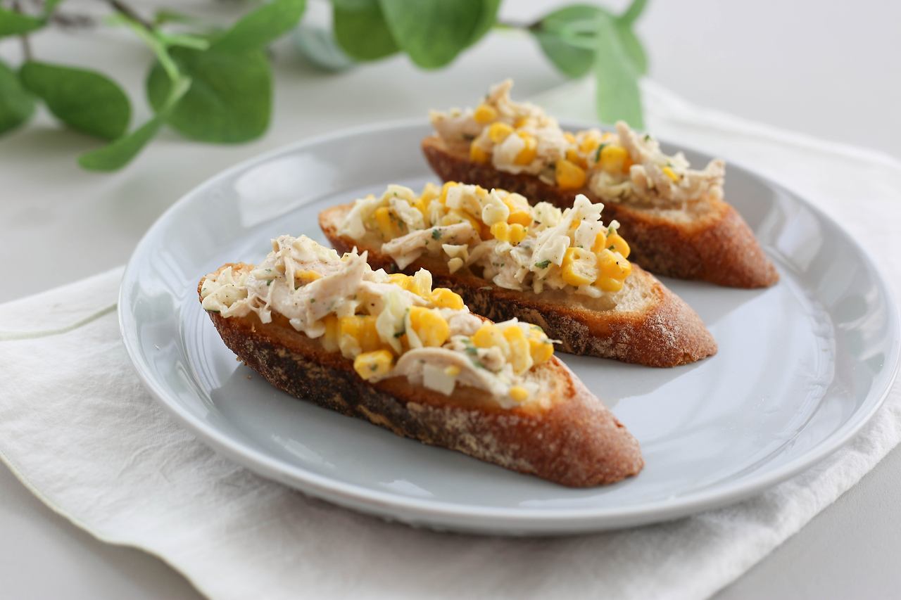 시원한 옥수수 부르스케타.jpg